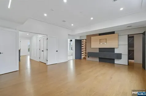 312 Bolz Street Englewood Cliffs NJ 07632
