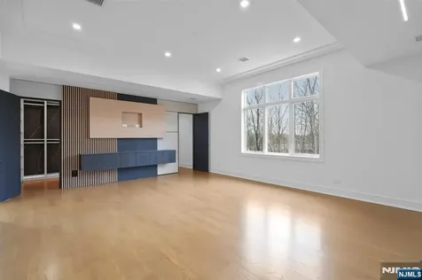 312 Bolz Street Englewood Cliffs NJ 07632