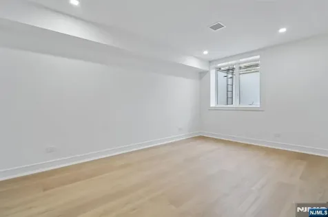 312 Bolz Street Englewood Cliffs NJ 07632