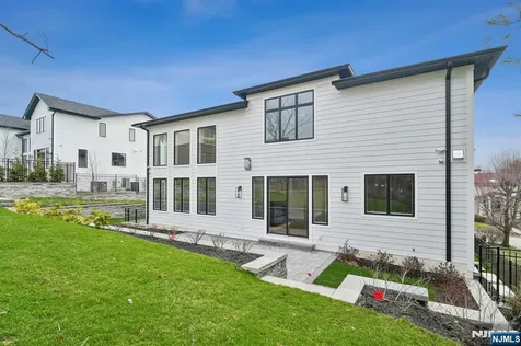 312 Bolz Street Englewood Cliffs NJ 07632