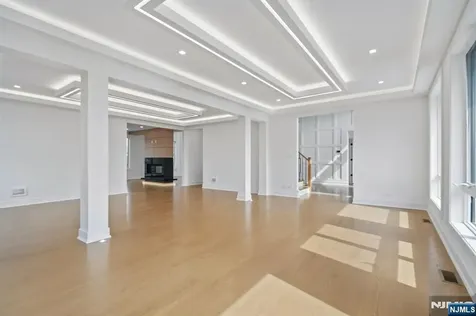 312 Bolz Street Englewood Cliffs NJ 07632