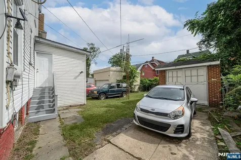24 23rd Street East Orange NJ 07017