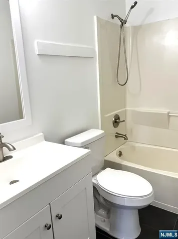 220A Washington Avenue Fort Lee NJ 07024