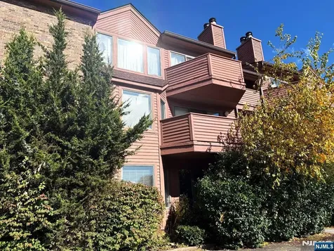 220A Washington Avenue Fort Lee NJ 07024