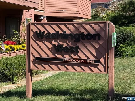 220A Washington Avenue Fort Lee NJ 07024