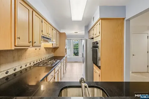 5 Wedgewood Drive Woodland Park NJ 07424