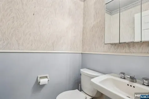 5 Wedgewood Drive Woodland Park NJ 07424