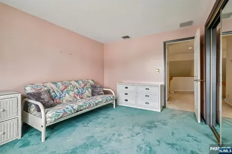 5 Wedgewood Drive Woodland Park NJ 07424