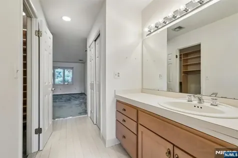 5 Wedgewood Drive Woodland Park NJ 07424