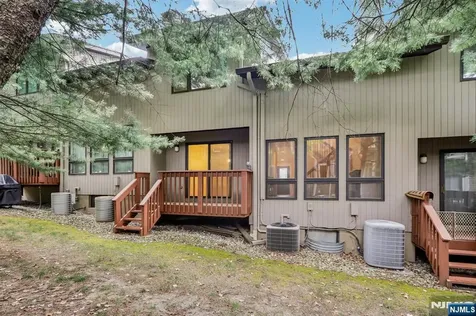 5 Wedgewood Drive Woodland Park NJ 07424