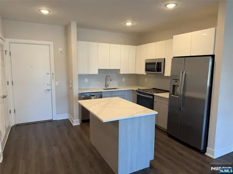 470 Main Street Fort Lee NJ 07024
