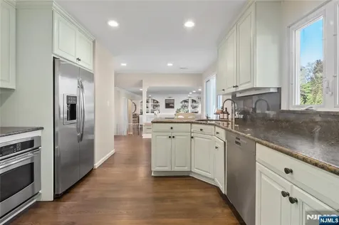 20 Dwight Street Wayne NJ 07470