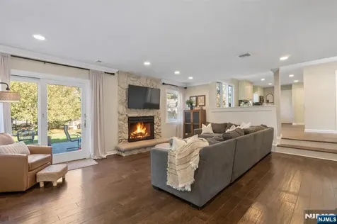 20 Dwight Street Wayne NJ 07470