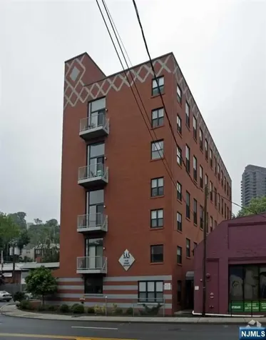 840 River Road Edgewater NJ 07020