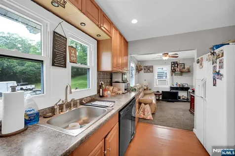 3 Riverside Road West Milford NJ 07421