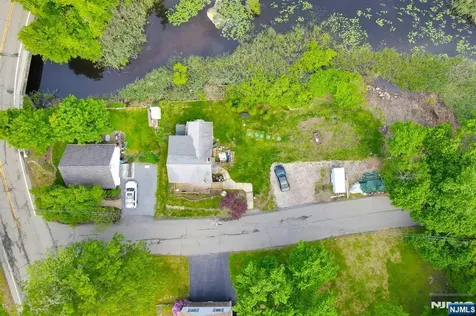 3 Riverside Road West Milford NJ 07421