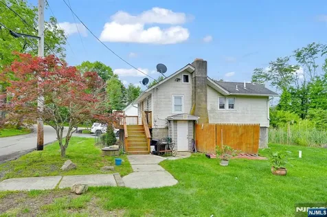 3 Riverside Road West Milford NJ 07421