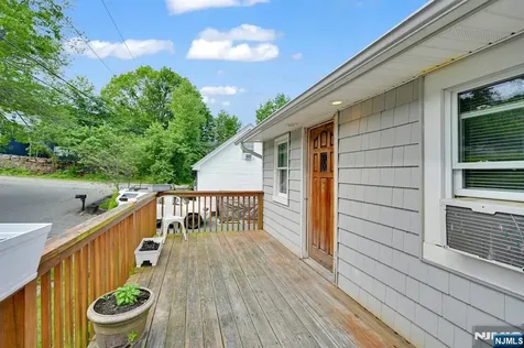 3 Riverside Road West Milford NJ 07421