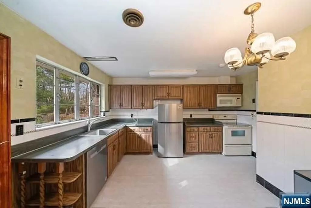 35 Old Dock Road Alpine NJ 07620