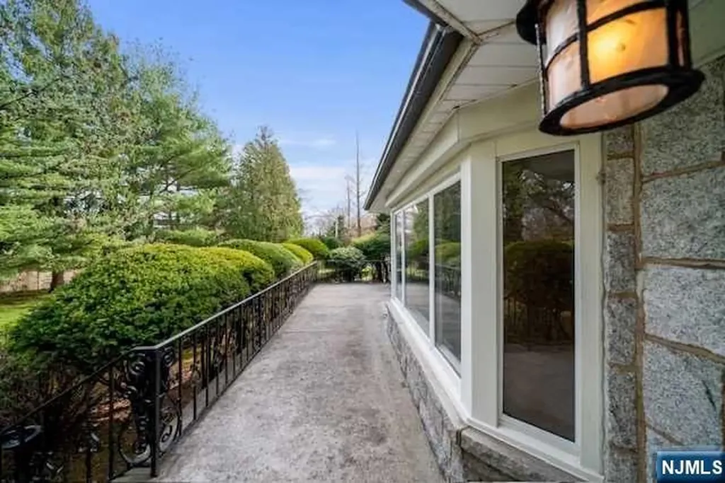 35 Old Dock Road Alpine NJ 07620