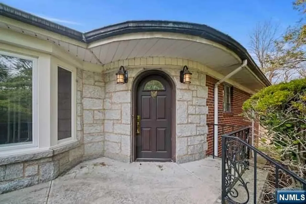 35 Old Dock Road Alpine NJ 07620