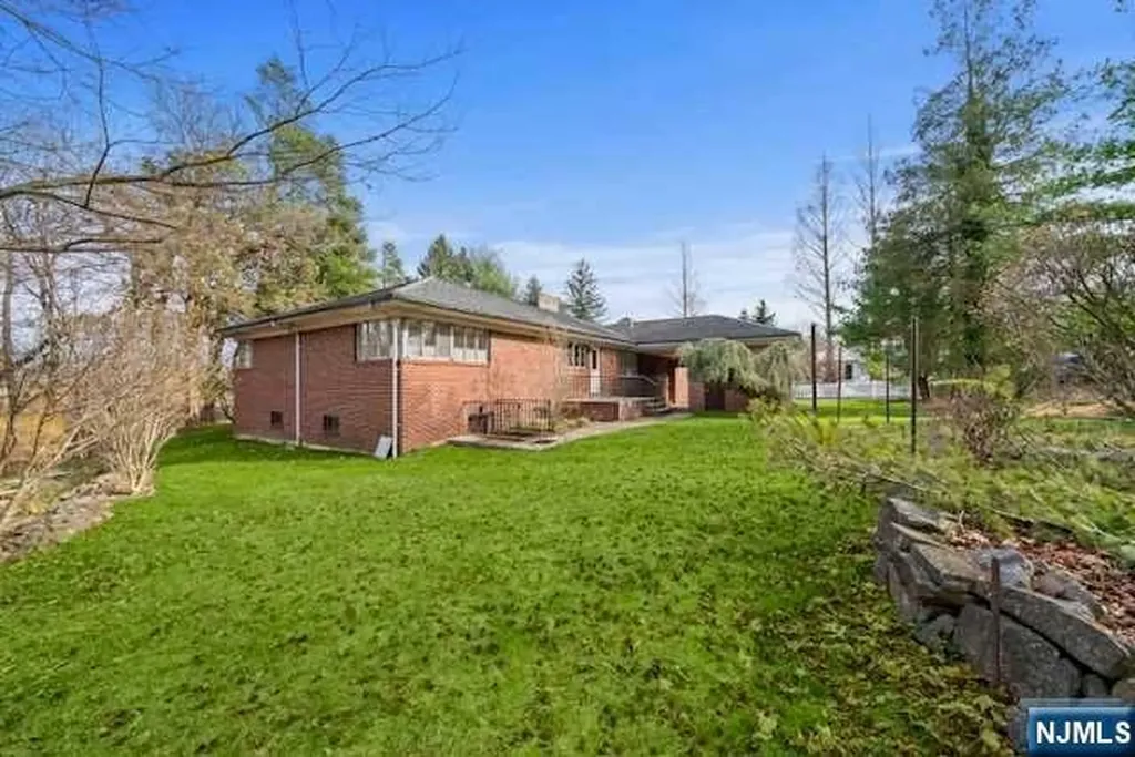 35 Old Dock Road Alpine NJ 07620