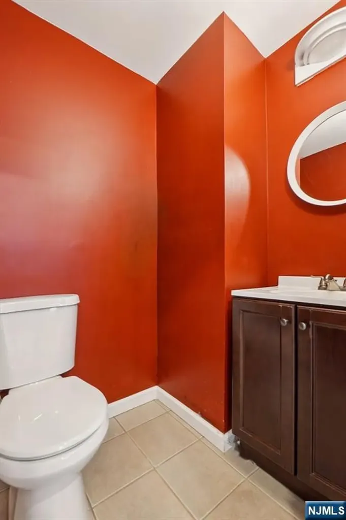 18 Carlisle Street Bergenfield NJ 07621