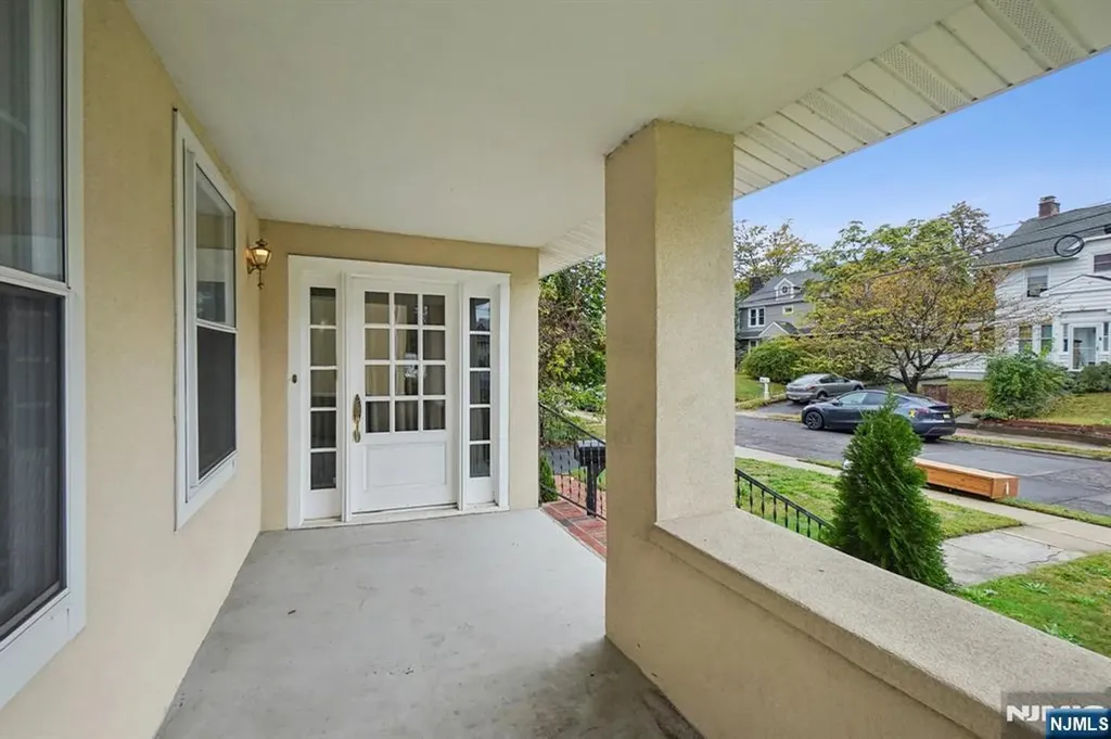 18 Carlisle Street Bergenfield NJ 07621