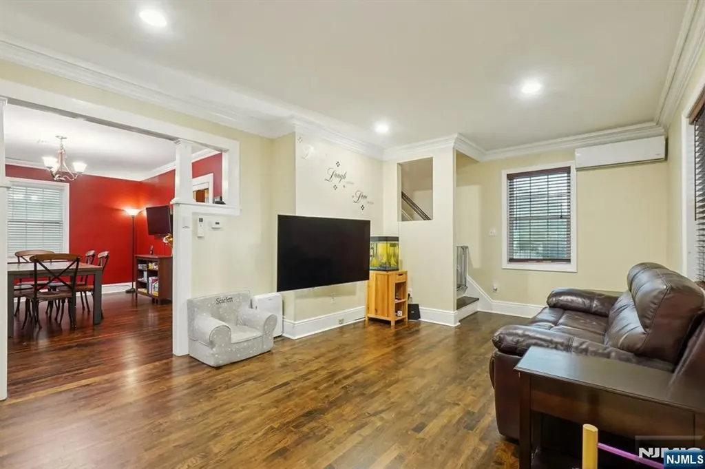 18 Carlisle Street Bergenfield NJ 07621