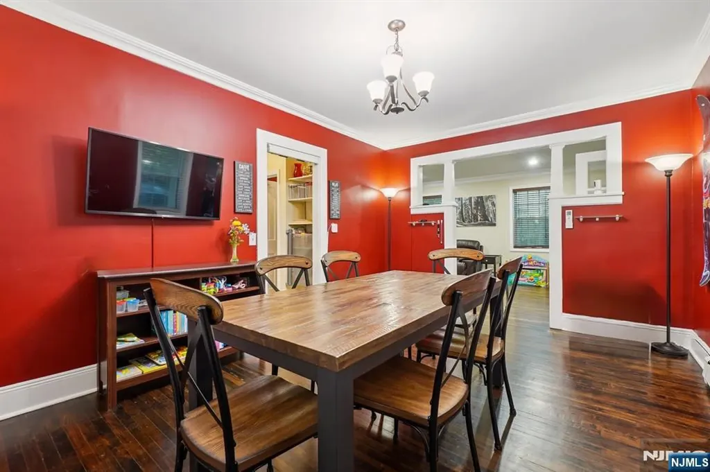 18 Carlisle Street Bergenfield NJ 07621