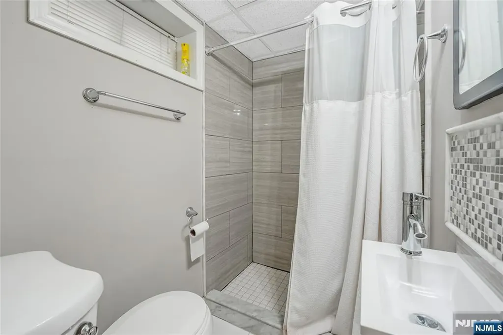 2 Dawson Street Belleville NJ 07109