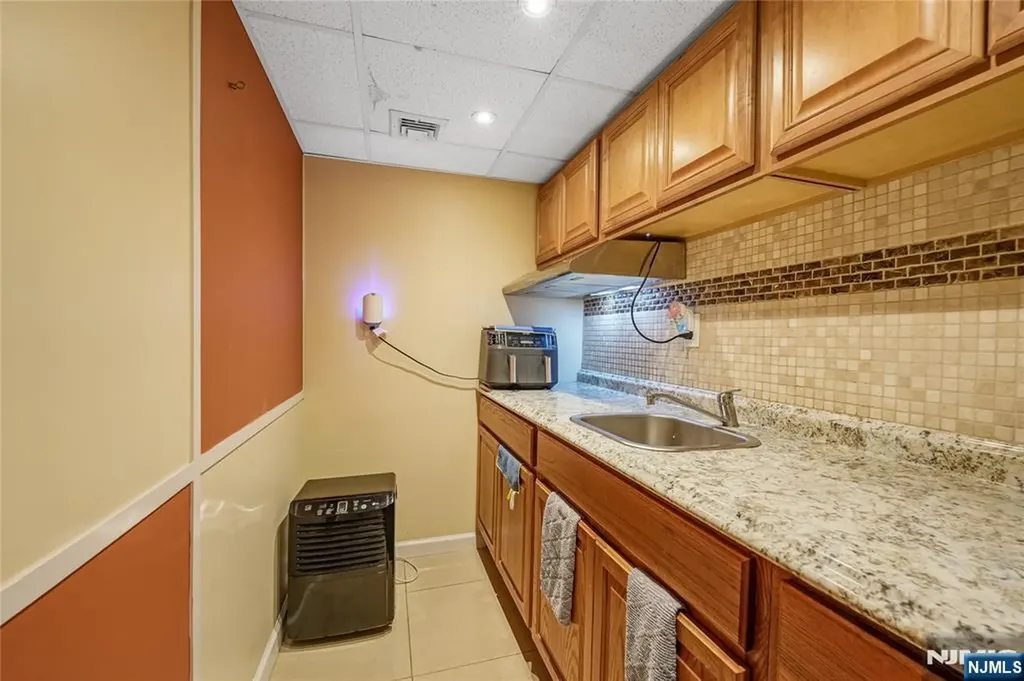 2 Dawson Street Belleville NJ 07109