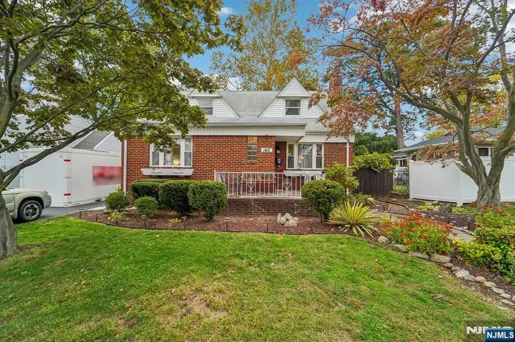 145 Willow Street Elmwood Park NJ 07407