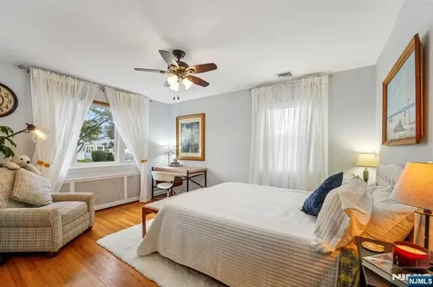 145 Willow Street Elmwood Park NJ 07407