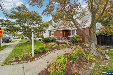 145 Willow Street Elmwood Park NJ 07407