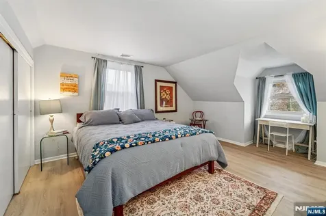 145 Willow Street Elmwood Park NJ 07407