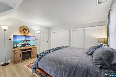 145 Willow Street Elmwood Park NJ 07407