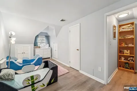 145 Willow Street Elmwood Park NJ 07407