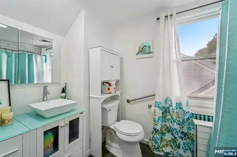 145 Willow Street Elmwood Park NJ 07407