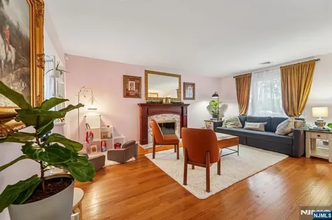 145 Willow Street Elmwood Park NJ 07407