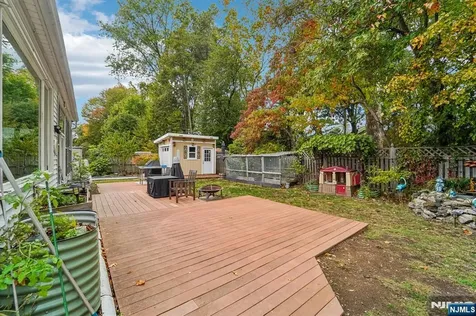 145 Willow Street Elmwood Park NJ 07407