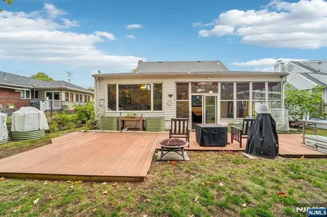145 Willow Street Elmwood Park NJ 07407