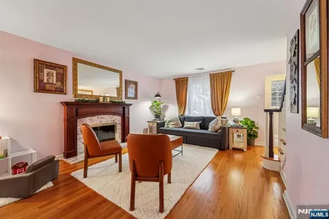 145 Willow Street Elmwood Park NJ 07407