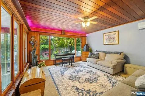 145 Willow Street Elmwood Park NJ 07407