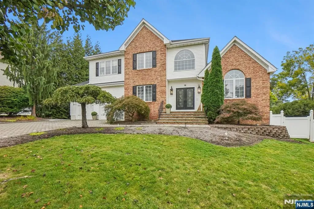 18 Boulder Trail Mahwah NJ 07430