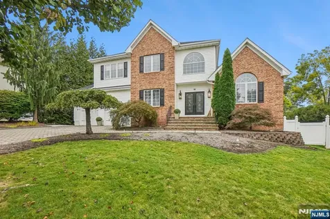 18 Boulder Trail Mahwah NJ 07430