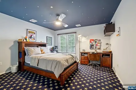 18 Boulder Trail Mahwah NJ 07430