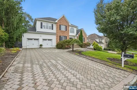 18 Boulder Trail Mahwah NJ 07430