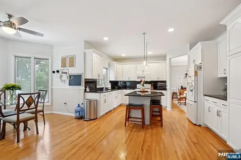 18 Boulder Trail Mahwah NJ 07430