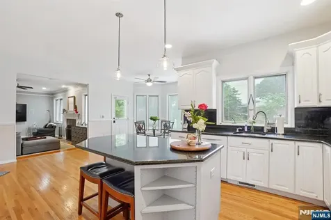 18 Boulder Trail Mahwah NJ 07430
